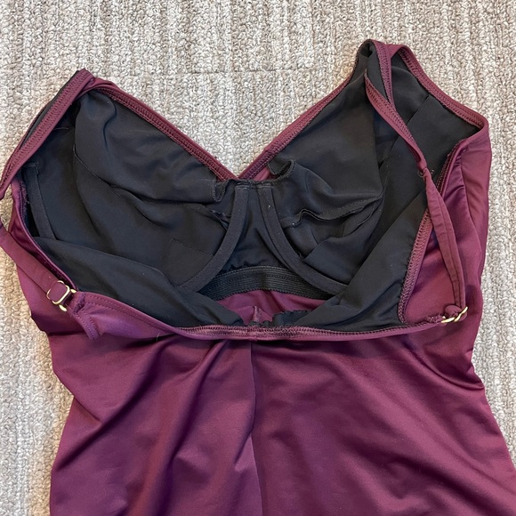 Miraclesuit Swimsuit Plum One Piece Faux Wrap 16 16DD - Picture 4 of 8